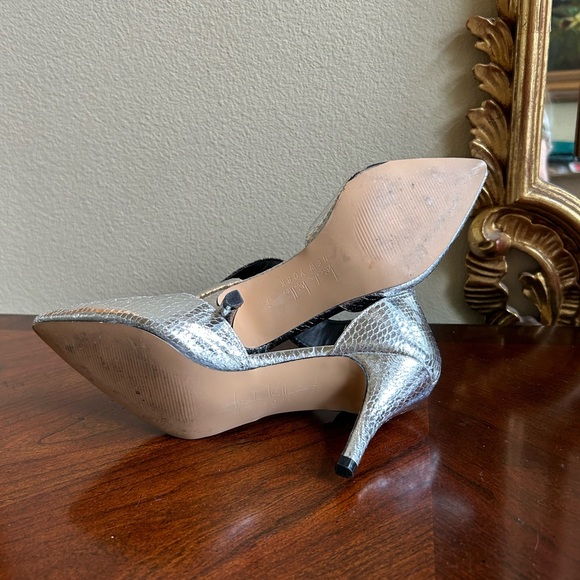 Nicole Miller embossed snake skin silver ankle strap heels - Picture 5 of 6